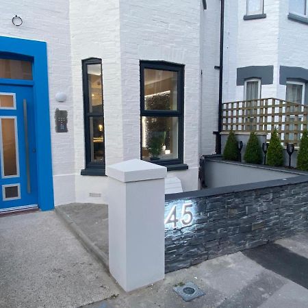 Cloud9 Guest House - By Coastline Retreats - Newly Renovated, Beautiful Ensuite Rooms Near Seafront In Town Centre, Netflix, Superfast Wifi, Communal Kitchen 伯恩茅斯 外观 照片