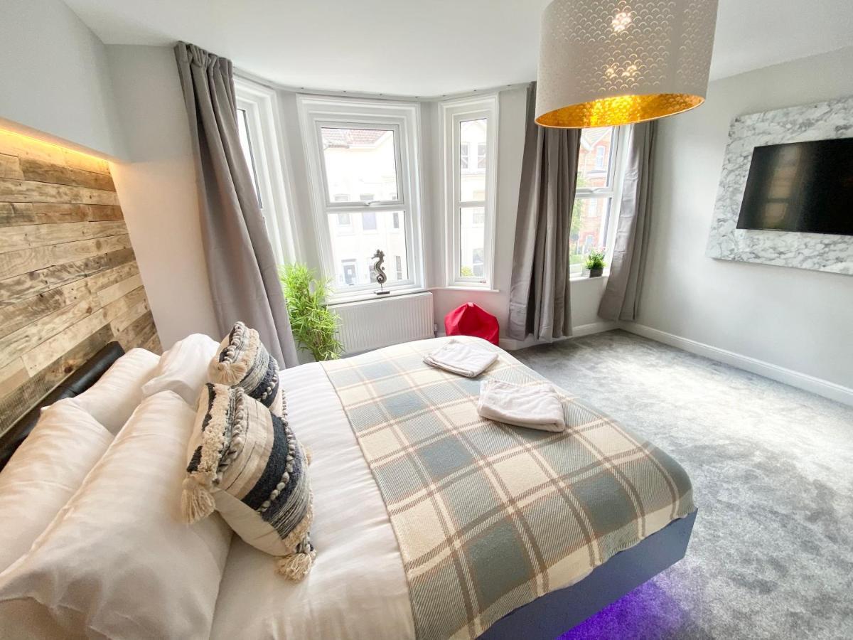 Cloud9 Guest House - By Coastline Retreats - Newly Renovated, Beautiful Ensuite Rooms Near Seafront In Town Centre, Netflix, Superfast Wifi, Communal Kitchen 伯恩茅斯 外观 照片