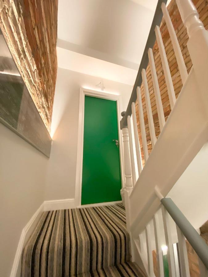 Cloud9 Guest House - By Coastline Retreats - Newly Renovated, Beautiful Ensuite Rooms Near Seafront In Town Centre, Netflix, Superfast Wifi, Communal Kitchen 伯恩茅斯 外观 照片