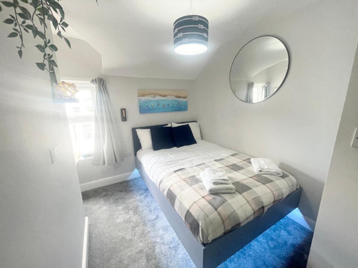 Cloud9 Guest House - By Coastline Retreats - Newly Renovated, Beautiful Ensuite Rooms Near Seafront In Town Centre, Netflix, Superfast Wifi, Communal Kitchen 伯恩茅斯 外观 照片