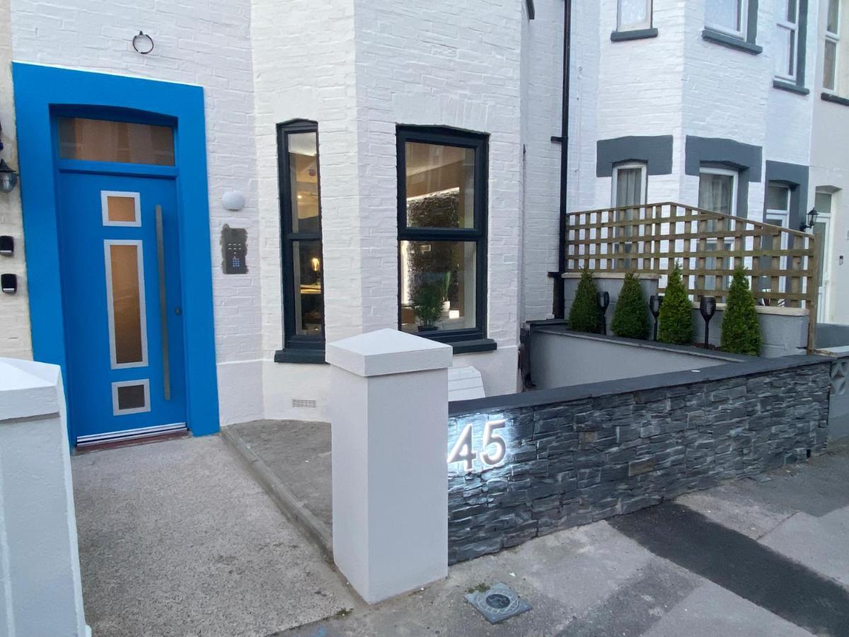 Cloud9 Guest House - By Coastline Retreats - Newly Renovated, Beautiful Ensuite Rooms Near Seafront In Town Centre, Netflix, Superfast Wifi, Communal Kitchen 伯恩茅斯 外观 照片