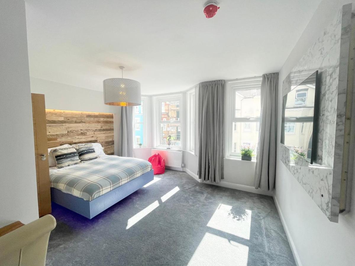 Cloud9 Guest House - By Coastline Retreats - Newly Renovated, Beautiful Ensuite Rooms Near Seafront In Town Centre, Netflix, Superfast Wifi, Communal Kitchen 伯恩茅斯 外观 照片