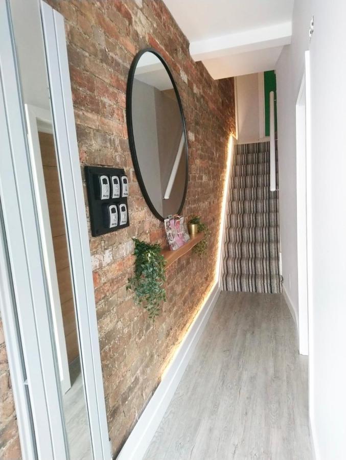 Cloud9 Guest House - By Coastline Retreats - Newly Renovated, Beautiful Ensuite Rooms Near Seafront In Town Centre, Netflix, Superfast Wifi, Communal Kitchen 伯恩茅斯 外观 照片