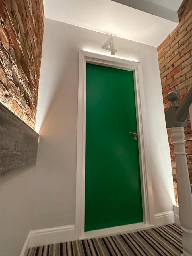Cloud9 Guest House - By Coastline Retreats - Newly Renovated, Beautiful Ensuite Rooms Near Seafront In Town Centre, Netflix, Superfast Wifi, Communal Kitchen 伯恩茅斯 外观 照片